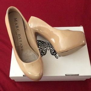 Size 8 1/2 Marc Defang interview pumps
